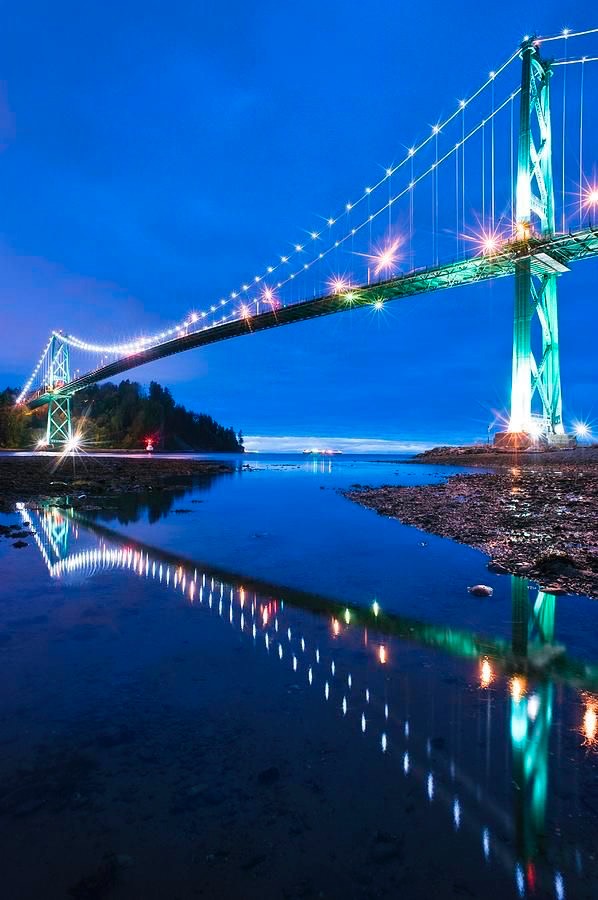 Lion Gate bridge Night Lights @Globalduniya