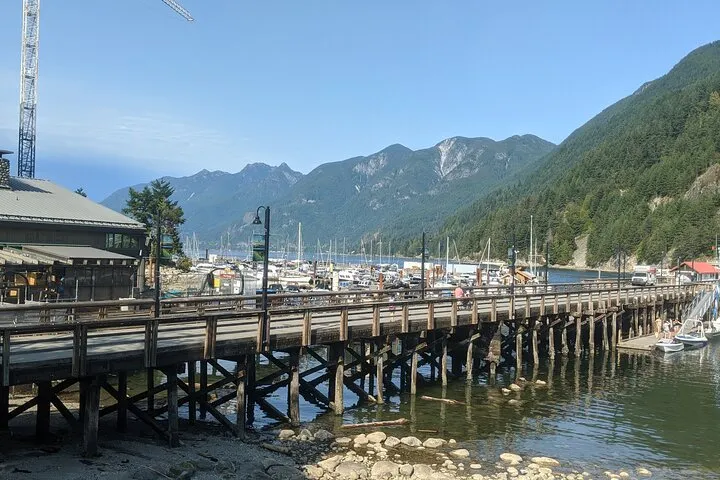 Vancouver City Tour with Ferrie ride to Bowen island Private @ Globalduniya