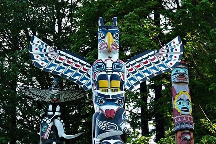 Totem poles ,Vancouver city tour Globalduniya