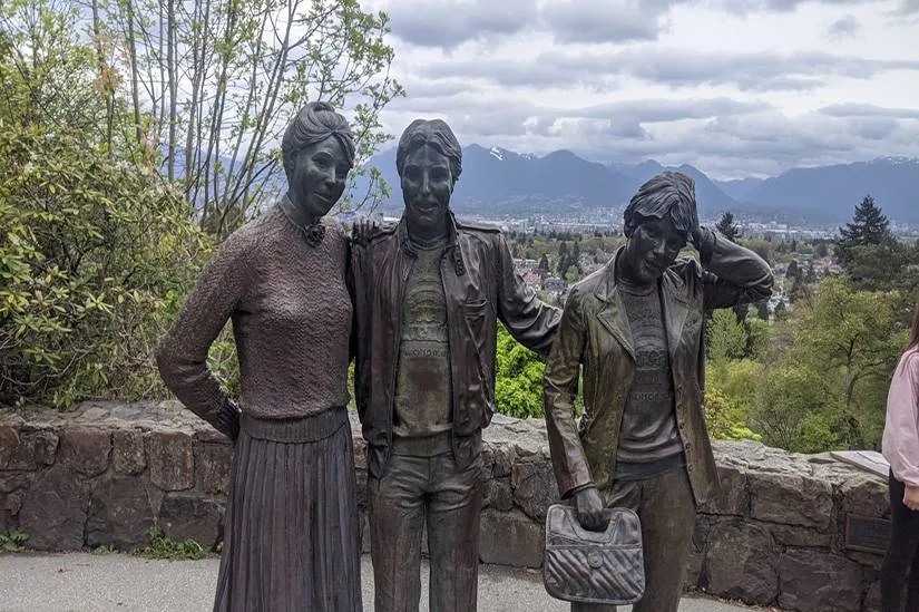 Queen Elizabaith Park statue,Vancouver city tour globalduniya